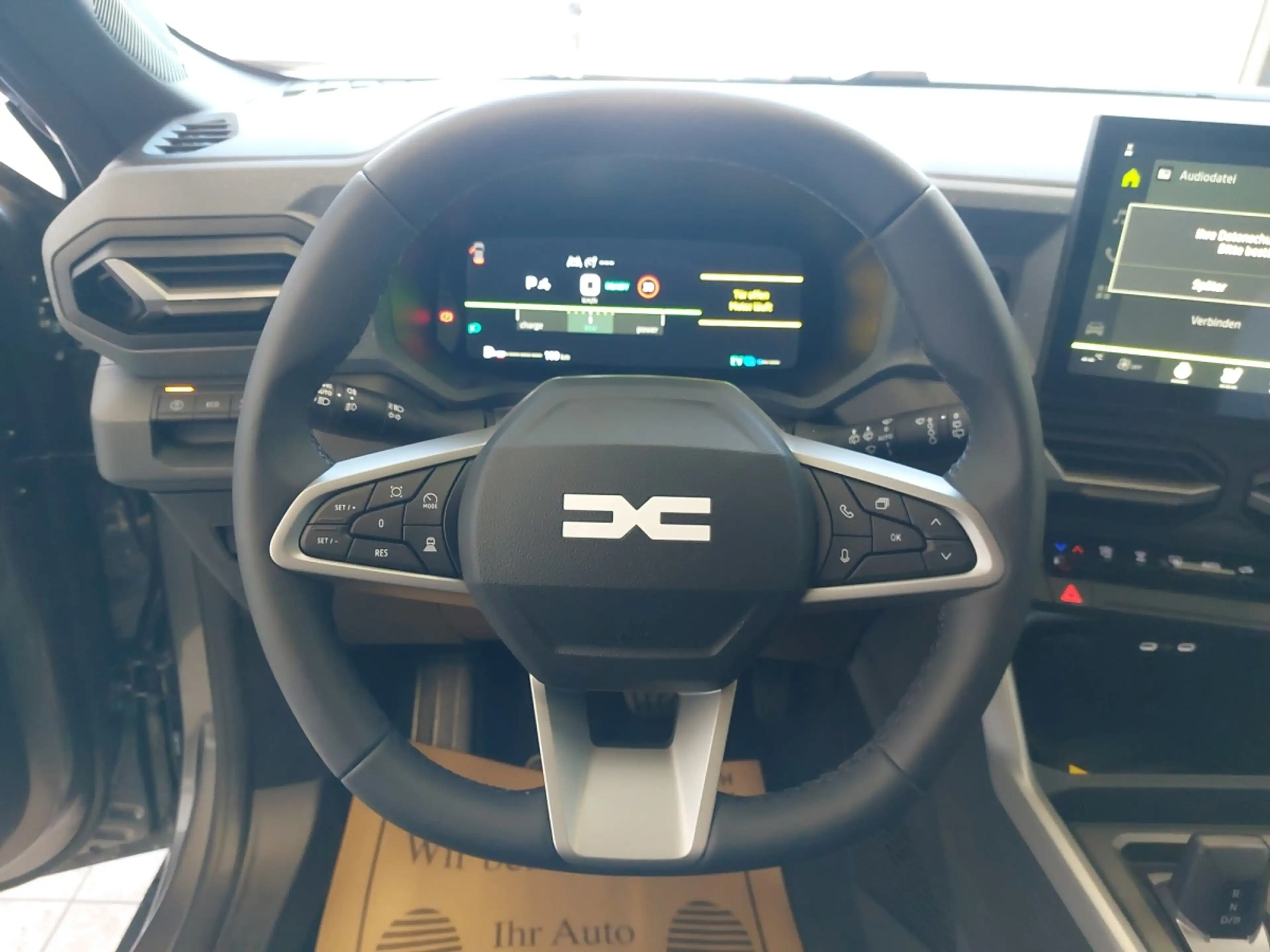Dacia Bigster Journey Hybrid 155 — photo 12