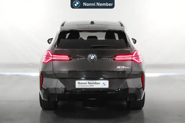 BMW X3 view 4