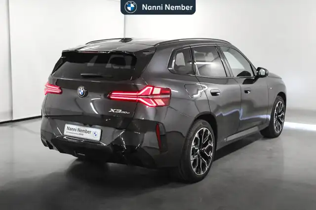 BMW X3 view 3