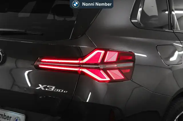 BMW X3 view 6