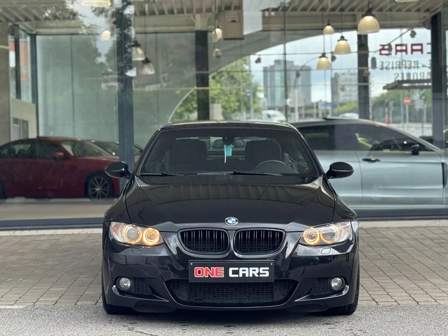 BMW 320 d Cabriolet "PACK M" BIXENON-CLIM-JA18P-GAR 1AN Zwart - 2