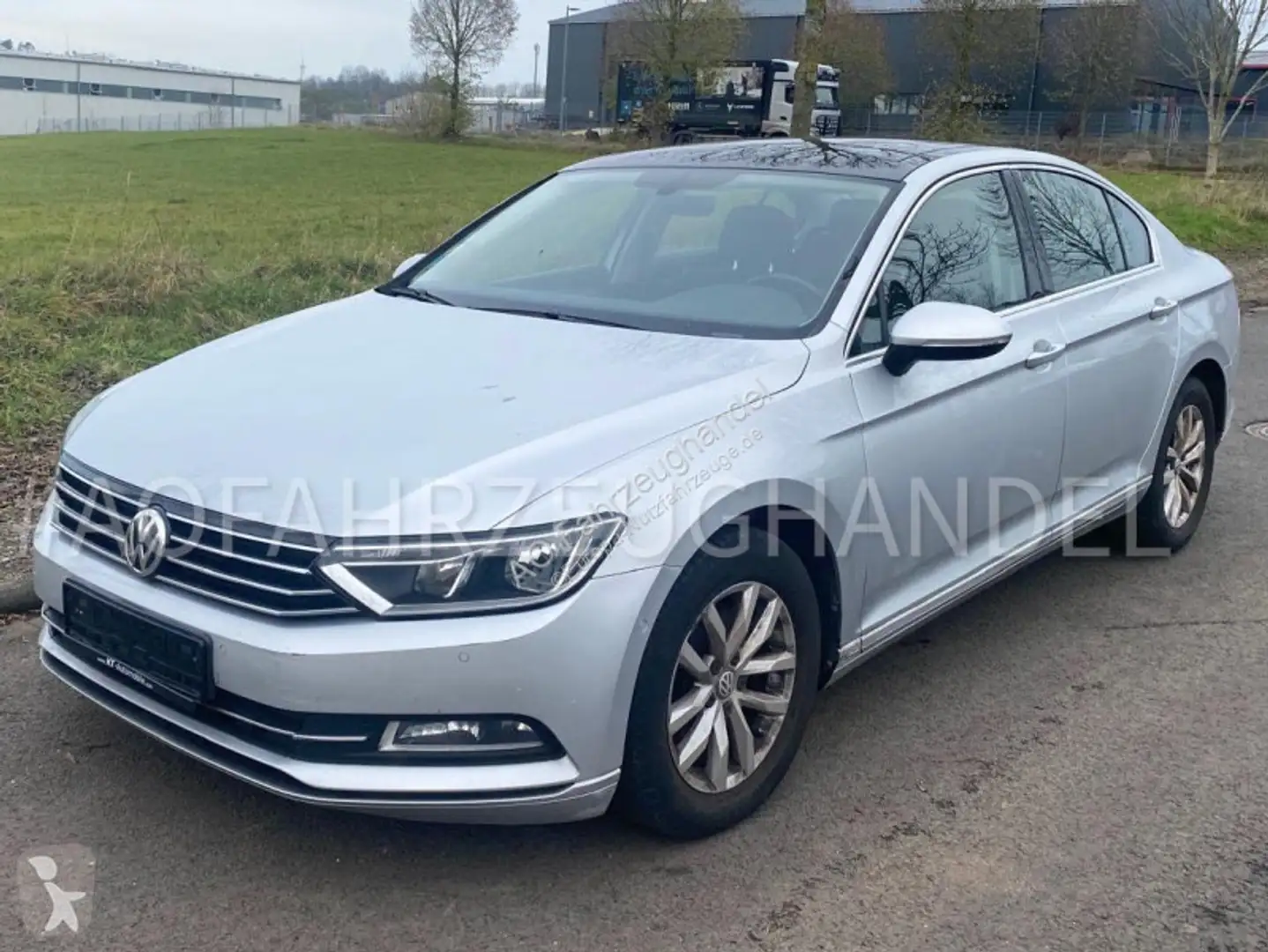 Volkswagen Passat 1.6 TDI Mwst ausweisbar 9.500 Netto DSG - 1