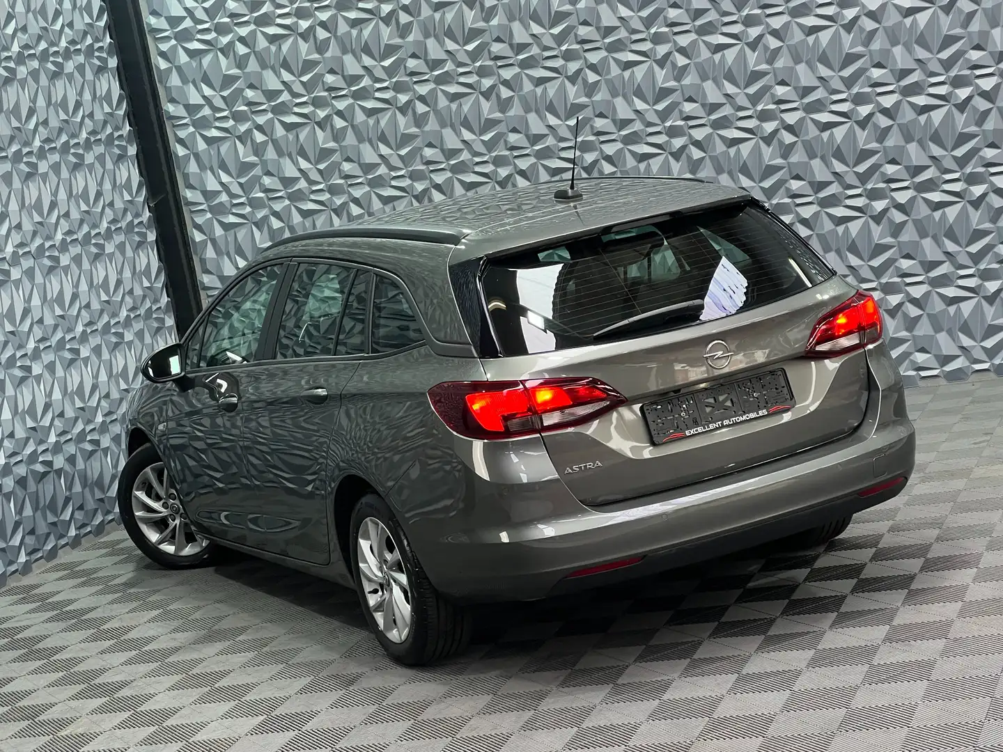 Opel Astra 1.5 Turbo D Elegance/GPS/BLEUTOOTH/GARANTIE 12 M// Gris - 2