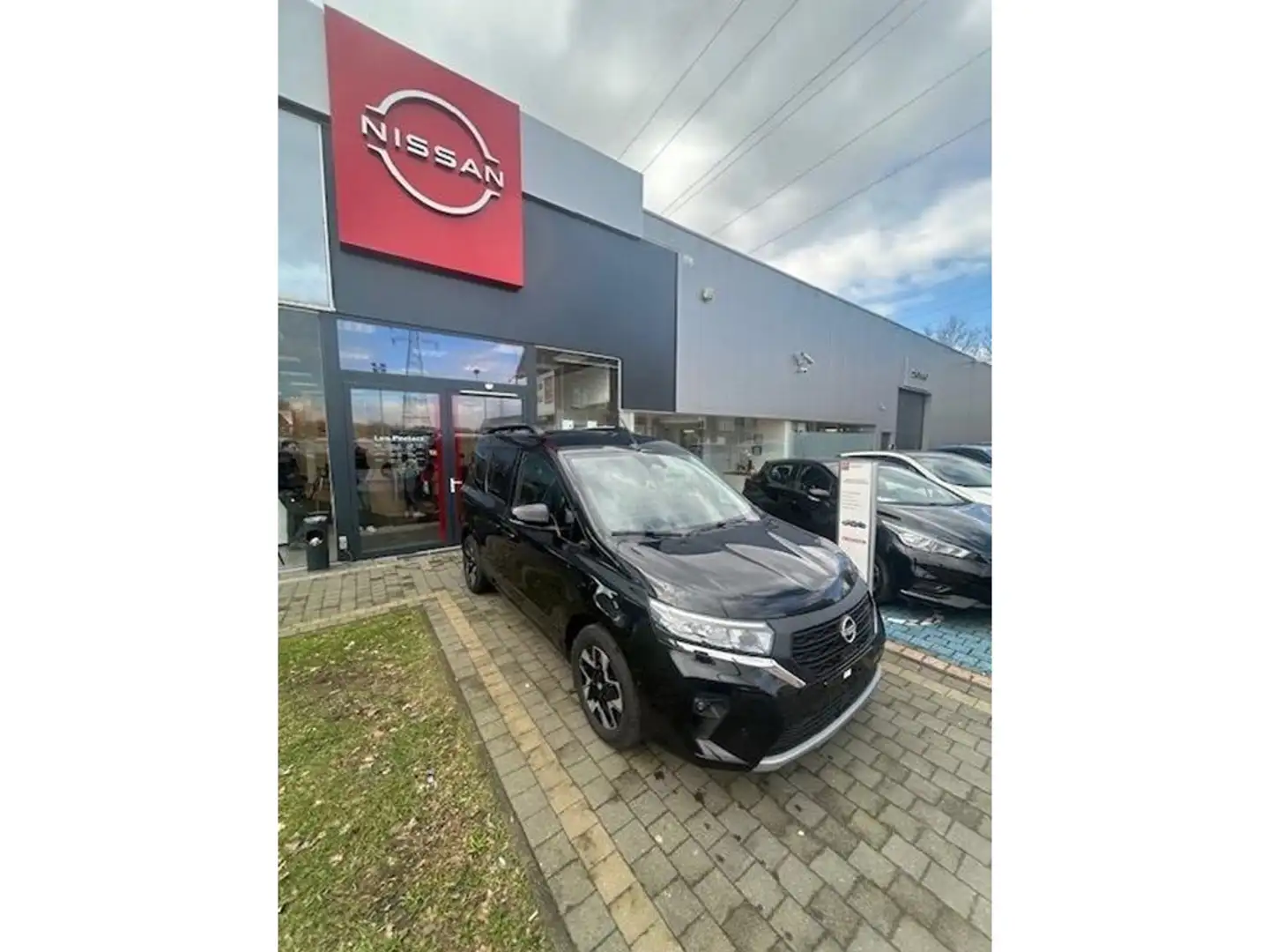Nissan Townstar N-Connecta + Combi Pack Чорний - 2