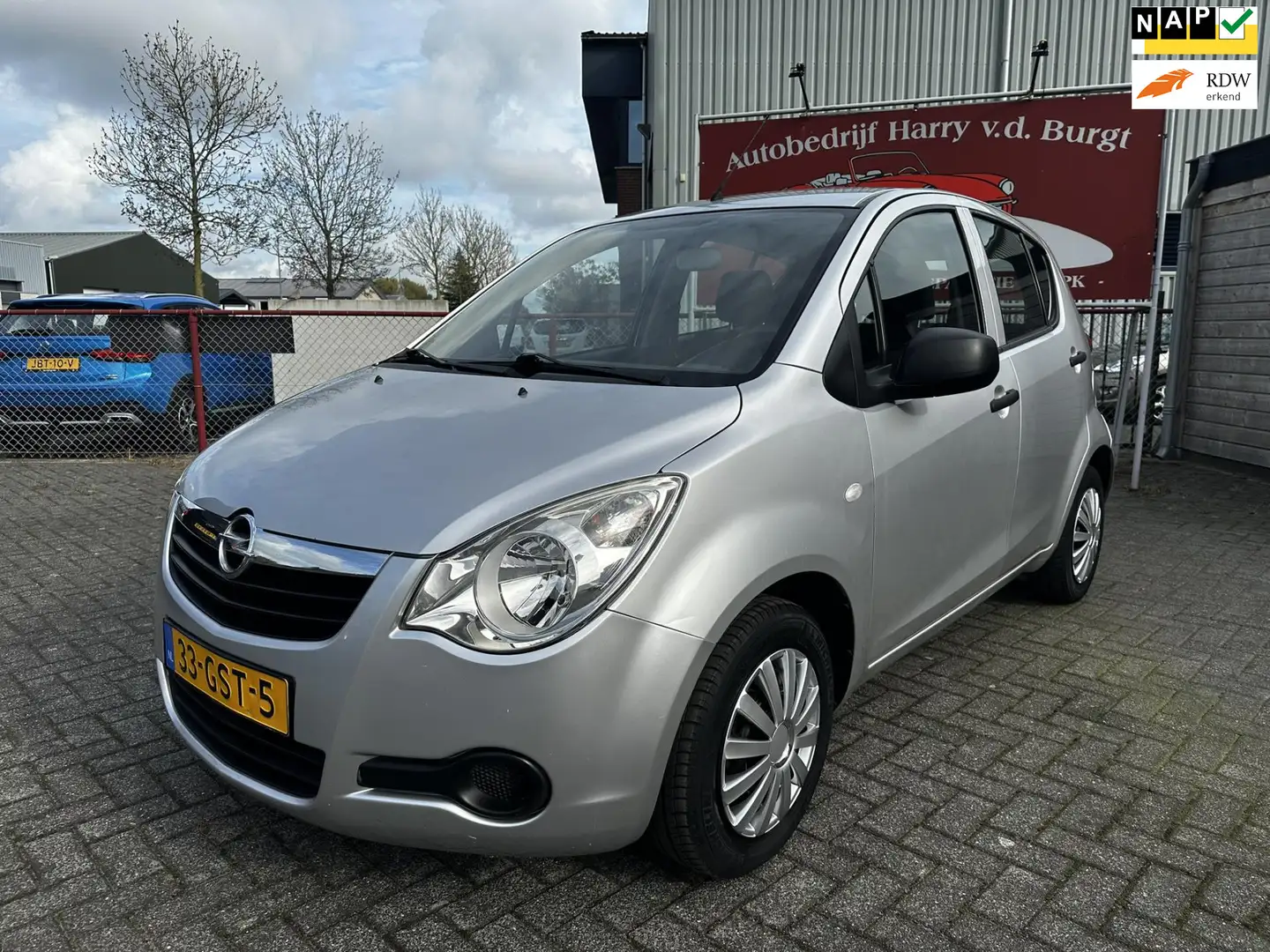 Opel Agila 1.0 Essentia | Nieuwe APK Grijs - 1