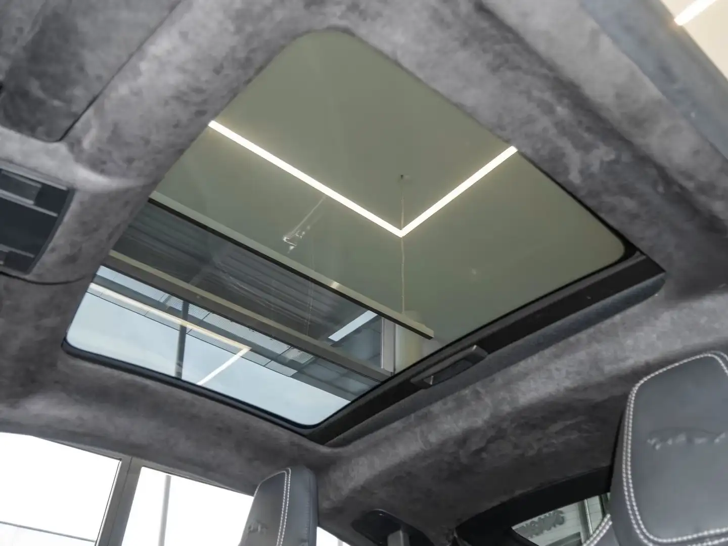 Jaguar F-Type Coupe 2.0 i4 R-Dynamic Black rwd Rosso - 1