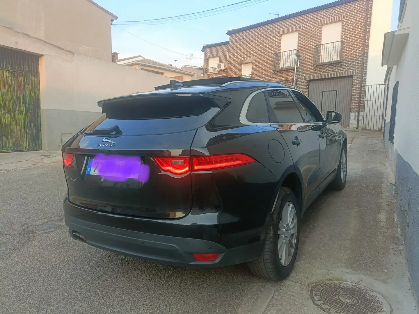 Jaguar F-Pace 2.0i4D R-Sport Aut. AWD 180 - 2