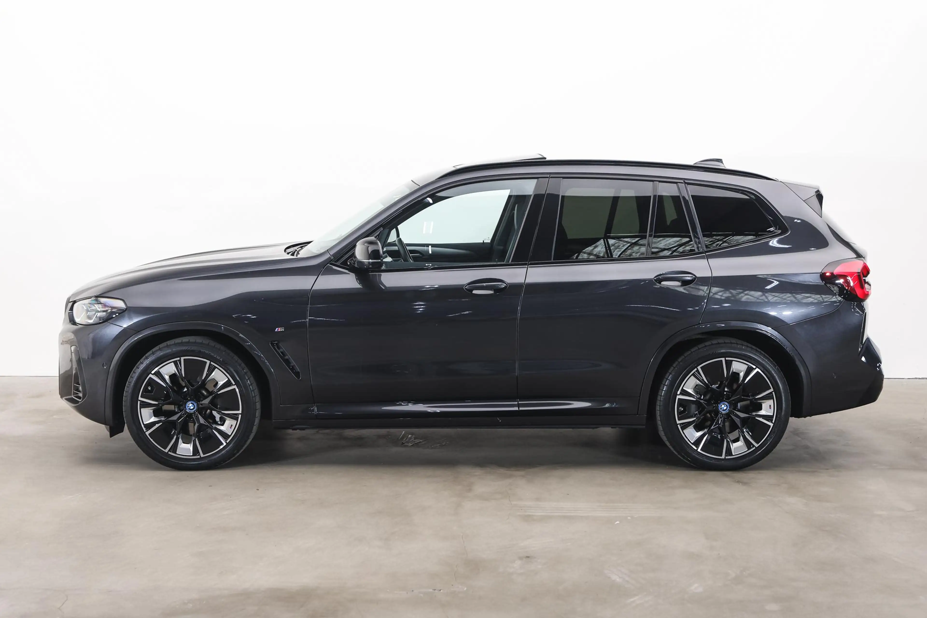 BMW iX3 High Executive / Trekhaak / Sportstoelen / Head-Up — photo 8