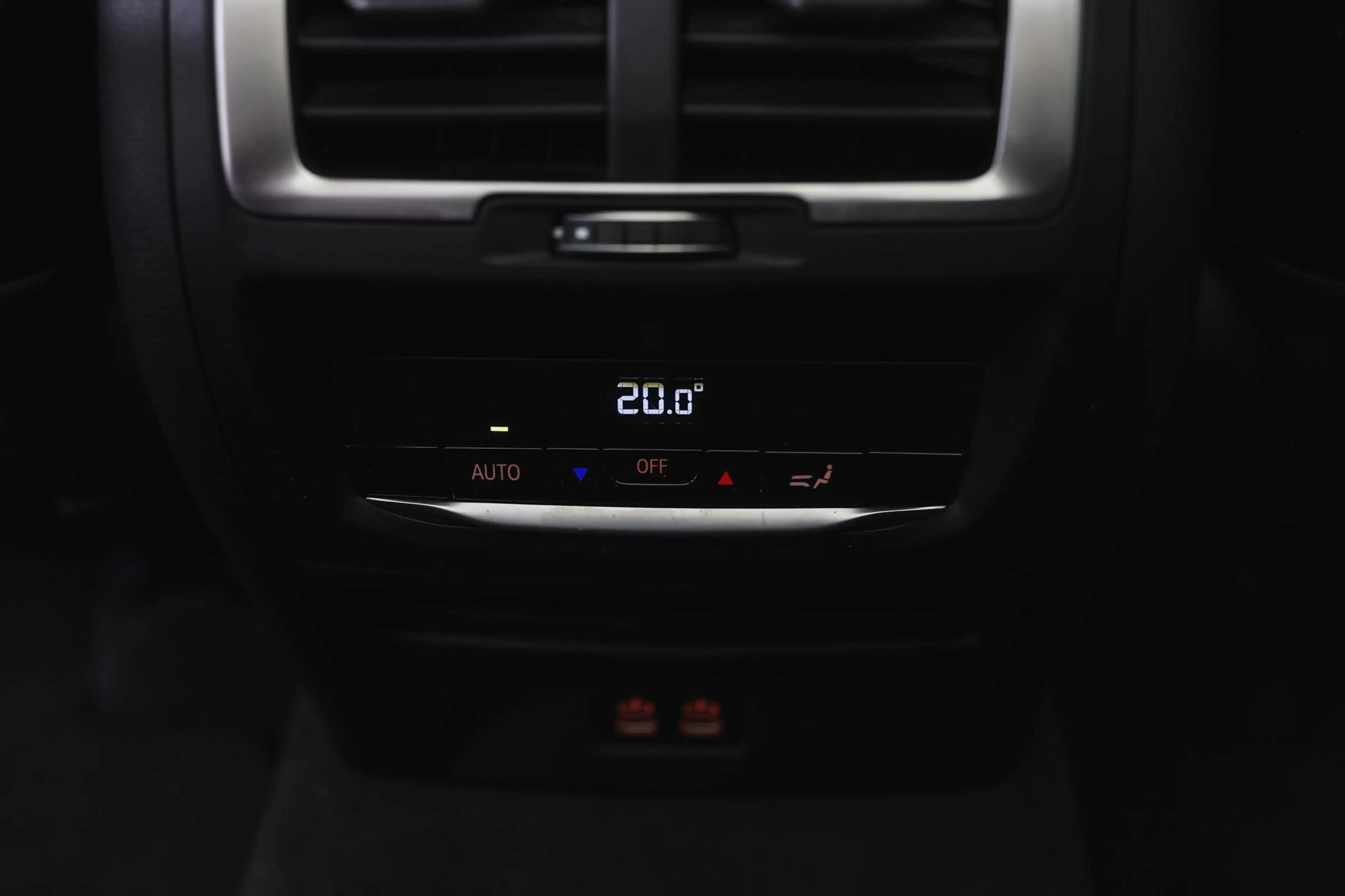 BMW iX3 High Executive / Trekhaak / Sportstoelen / Head-Up — photo 12
