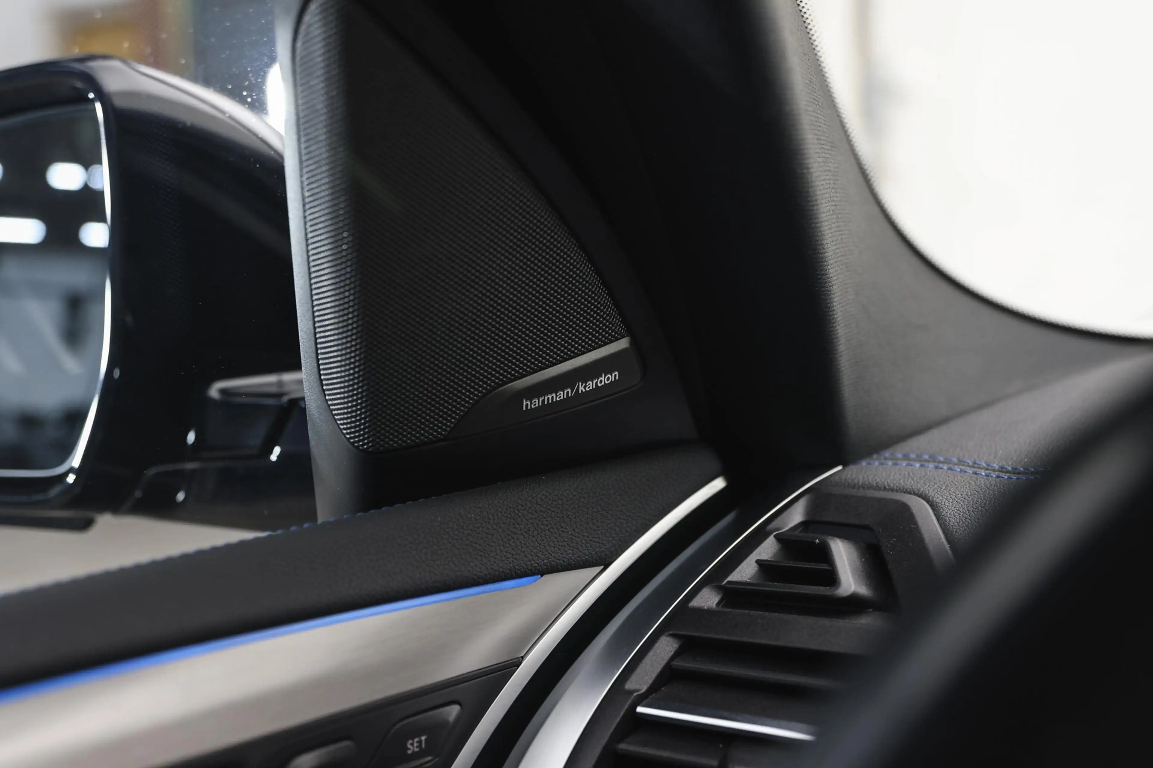 BMW iX3 High Executive / Trekhaak / Sportstoelen / Head-Up — photo 15