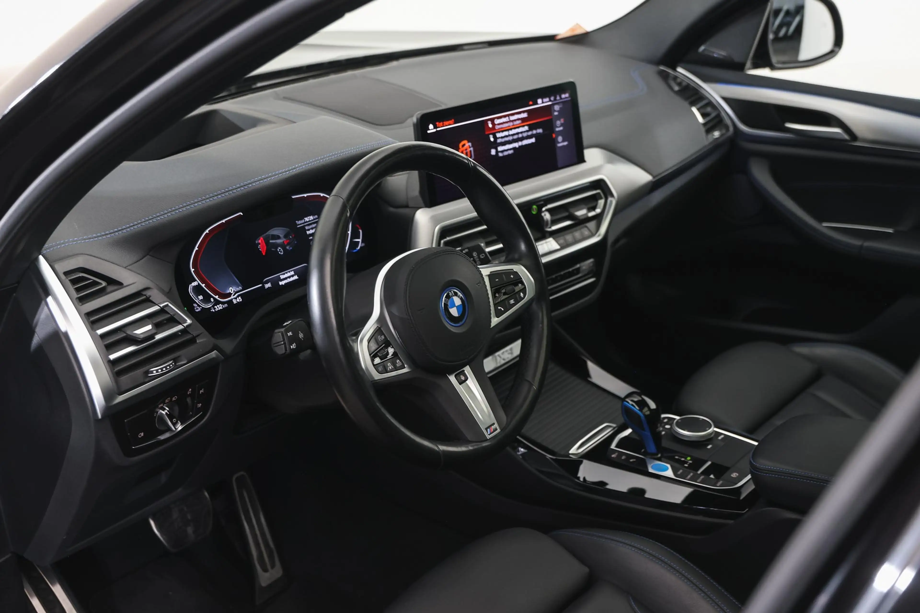 BMW iX3 High Executive / Trekhaak / Sportstoelen / Head-Up — photo 9