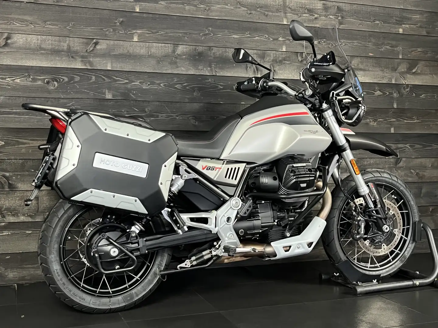 Moto Guzzi V 85 TT TRAVEL E5 Gris - 2