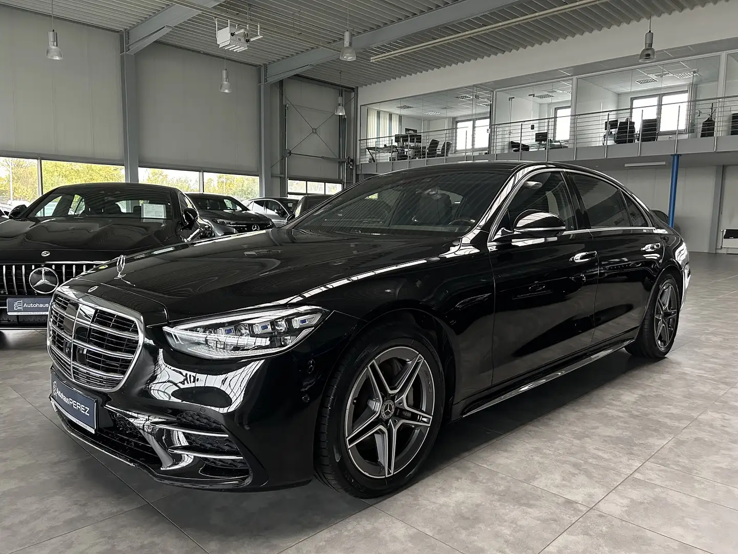 Mercedes-Benz S 500 4M L AMG DISTRONIC-FOND ENT.-CHAUFFEUR Schwarz - 2