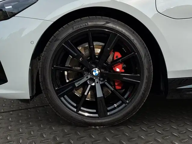BMW M view 5