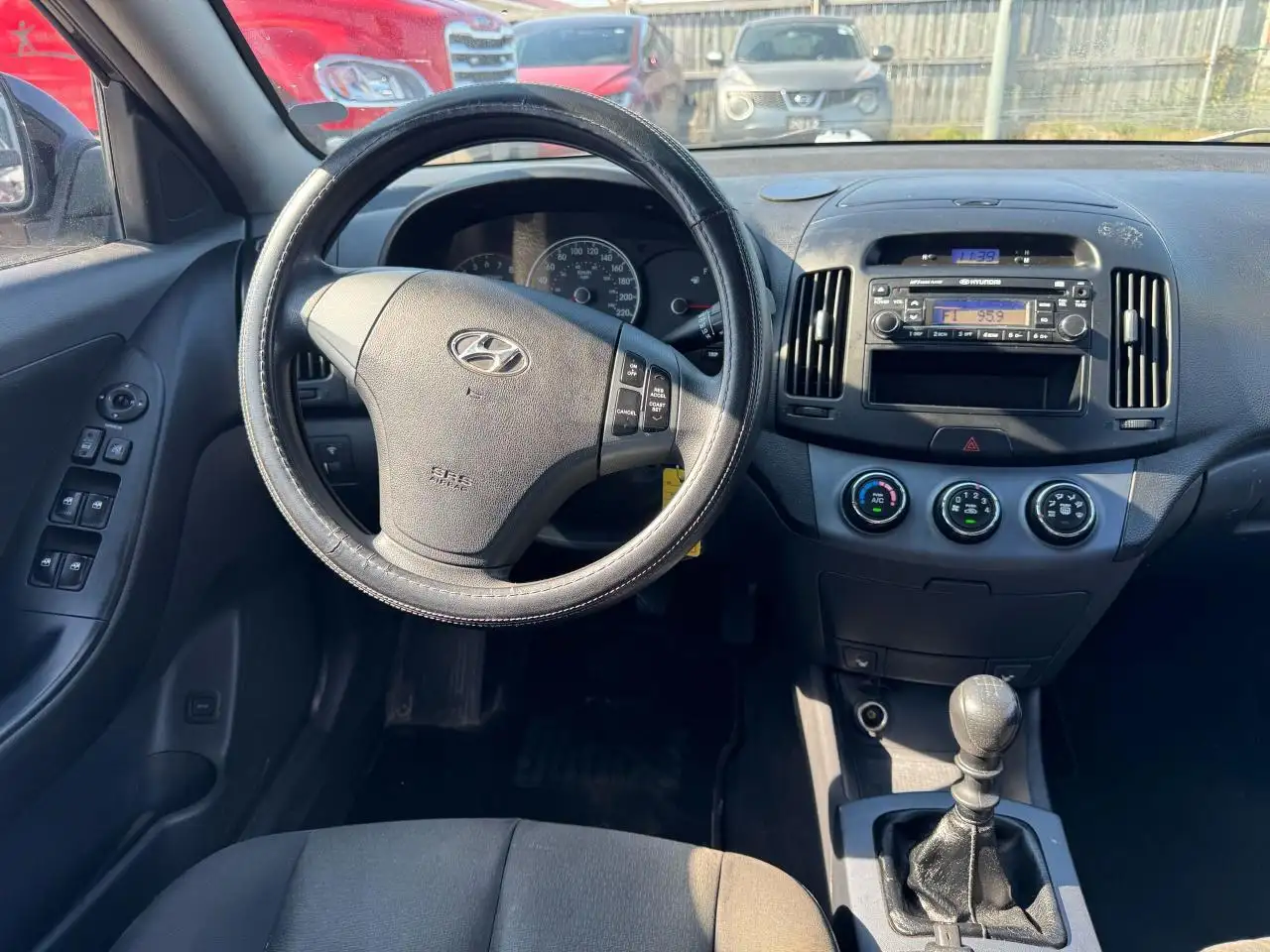 Hyundai ELANTRA снимка Hyundai ELANTRA