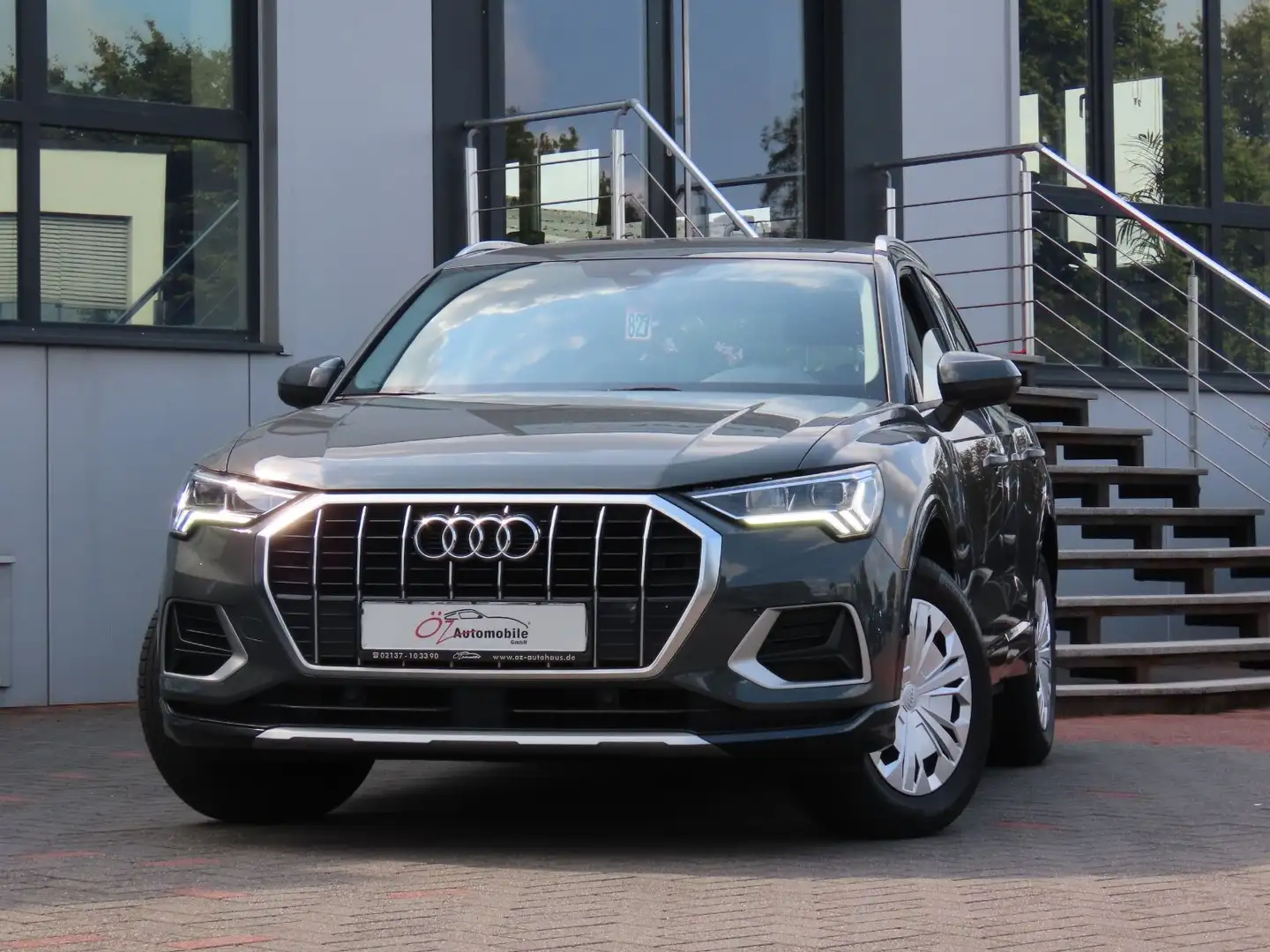 Audi Q3 35 TFSI Sitzheizung Klimaauto. Carplay Gris - 2