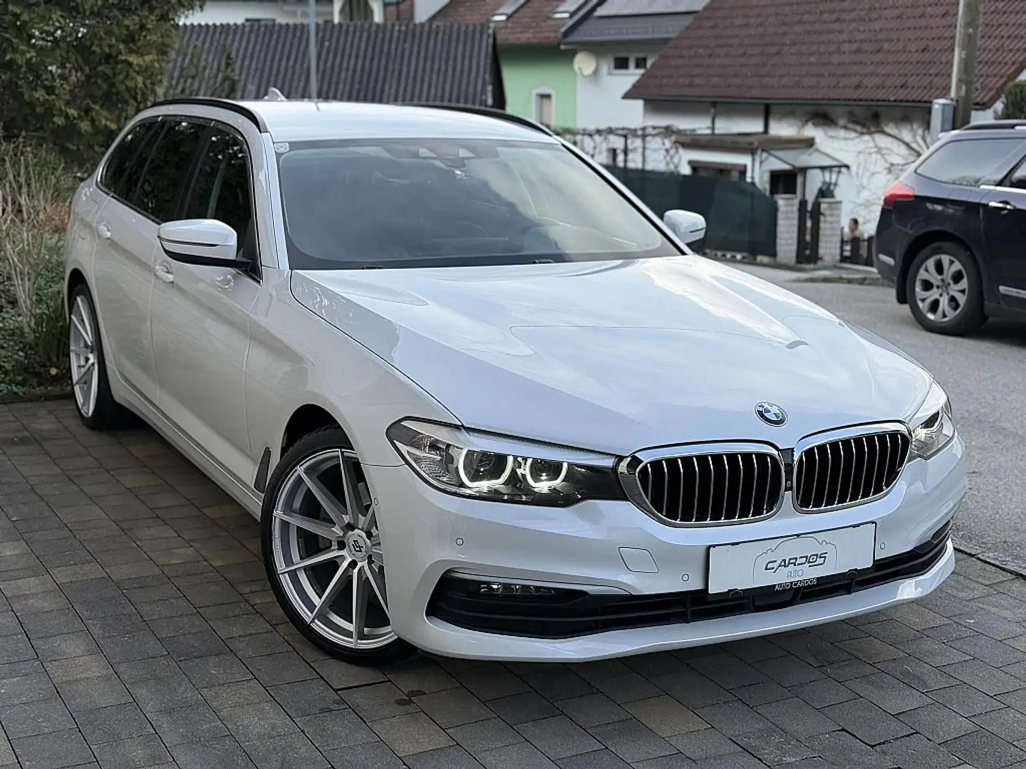 BMW 520 d xDrive Head Up 360 Kamera AHK Anmeldung Vigne... Weiß - 1