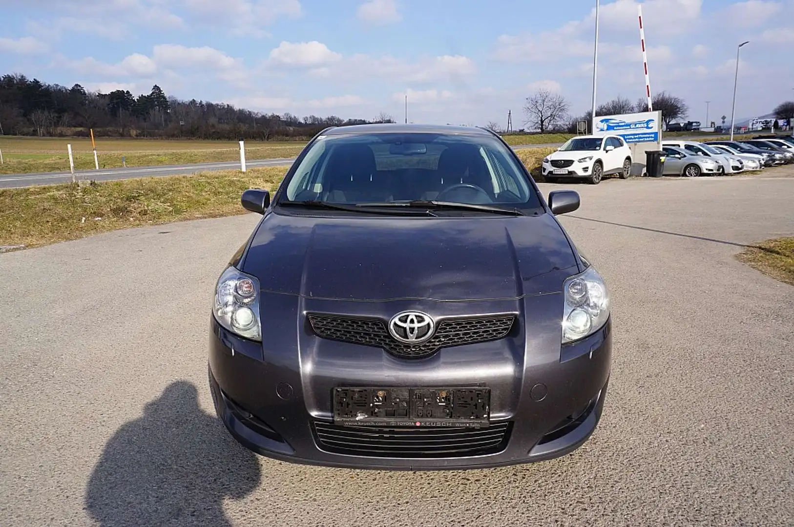 Toyota Auris 2,2 D-4D 180 D-CAT Premium X Grau - 1
