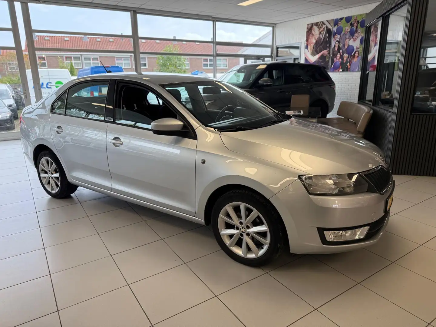 Skoda Rapid/Spaceback 1.2 TSI Greentech Ambition Businessline Grijs - 2