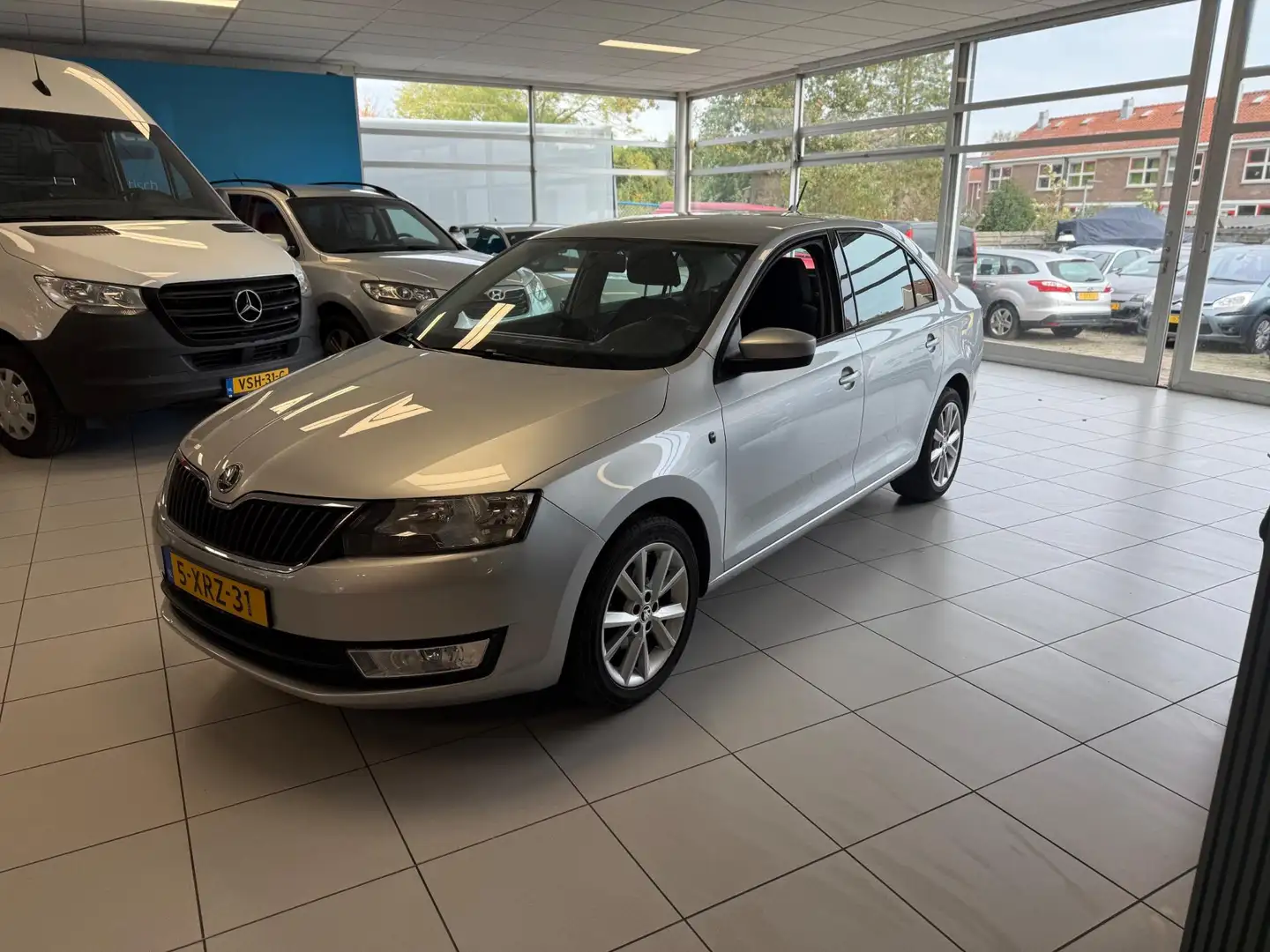 Skoda Rapid/Spaceback 1.2 TSI Greentech Ambition Businessline Grijs - 1