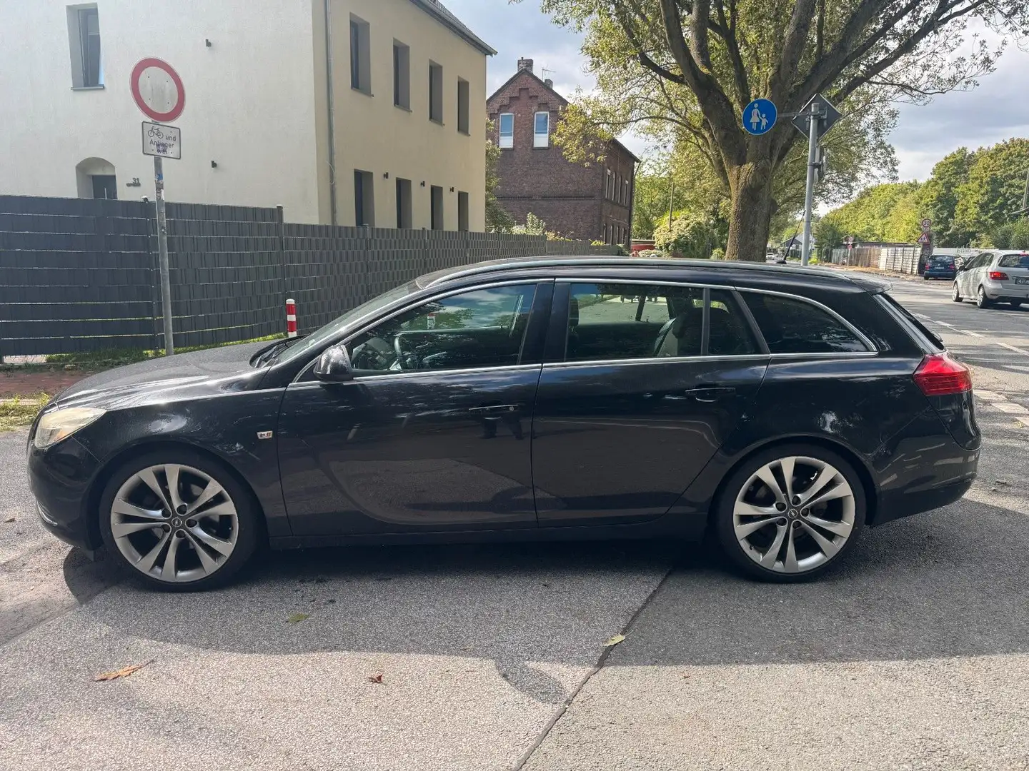Opel Insignia A Sports Tourer Edition Schwarz - 2