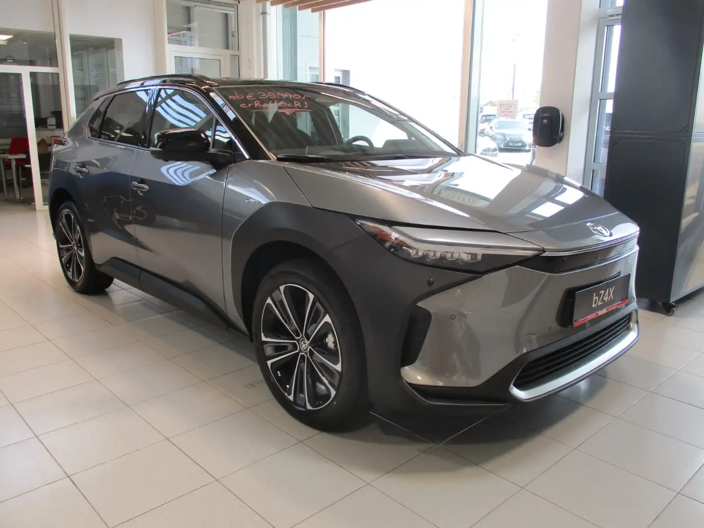 Toyota bZ4X Elektro 71.4kWh Aut. Grau - 2