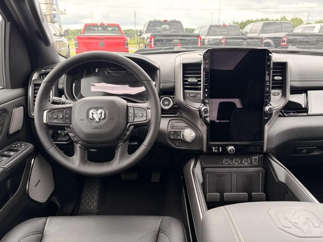 RAM 1500 снимка RAM 1500