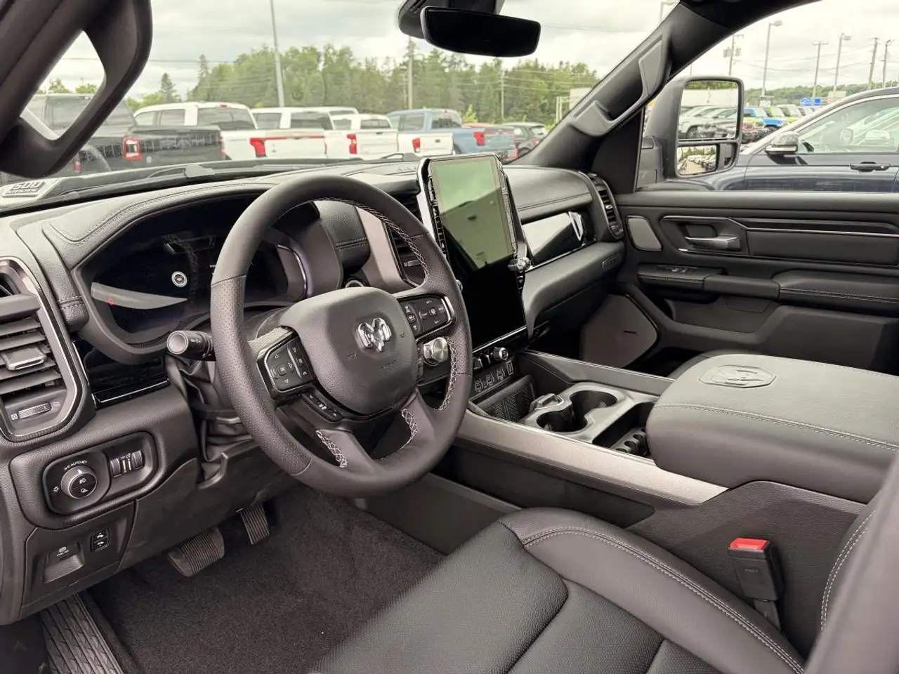 RAM 1500 снимка RAM 1500
