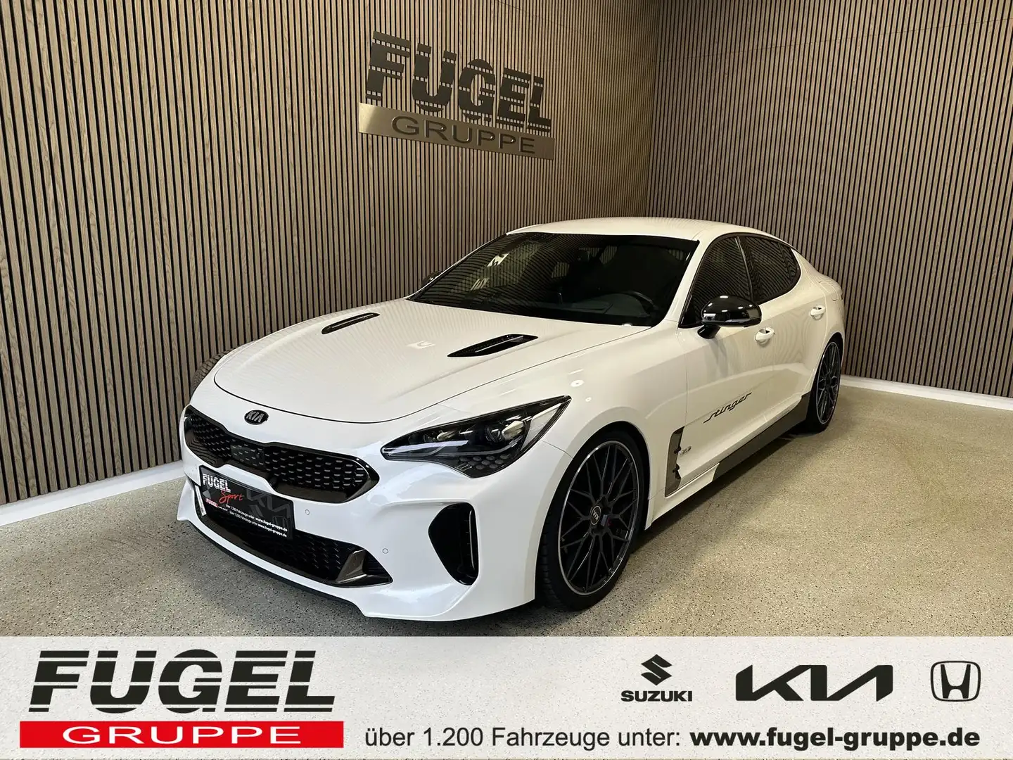 Kia Stinger 3.3 V6 T-GDI 4WD GT Bastuck|LED|360°|Navi|4xSHZ|AC Weiß - 1