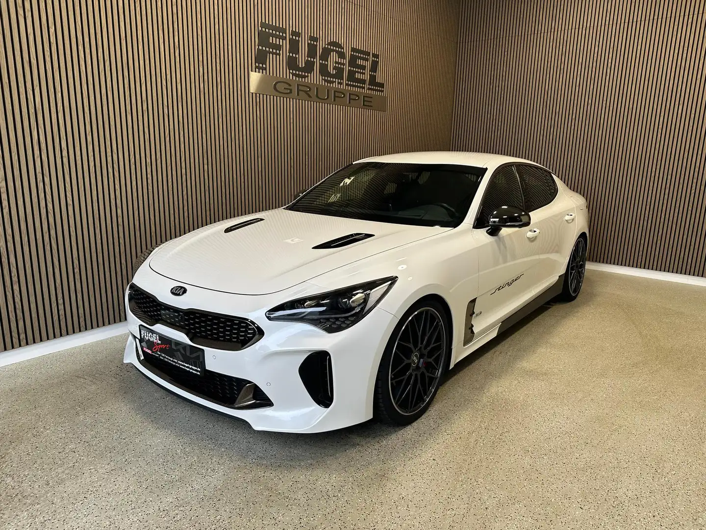 Kia Stinger 3.3 V6 T-GDI 4WD GT Bastuck|LED|360°|Navi|4xSHZ|AC Weiß - 2
