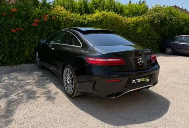 Mercedes-Benz E-Class view 3