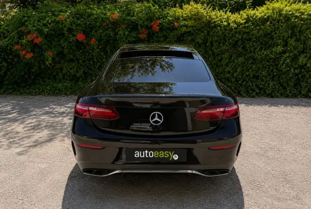 Mercedes-Benz E-Class view 4