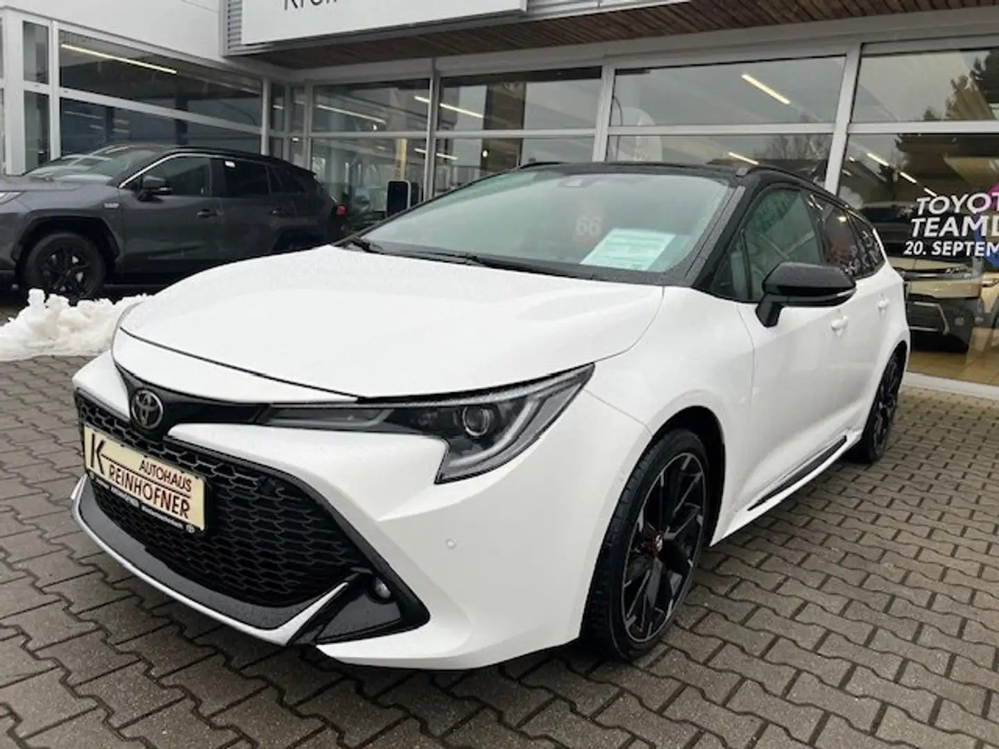 Toyota Corolla Hybrid 2.0 Hybrid Touring Sports GR Sport Weiß - 1