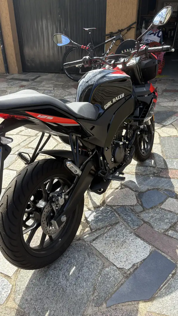 Aprilia Tuono naked Roşu - 2
