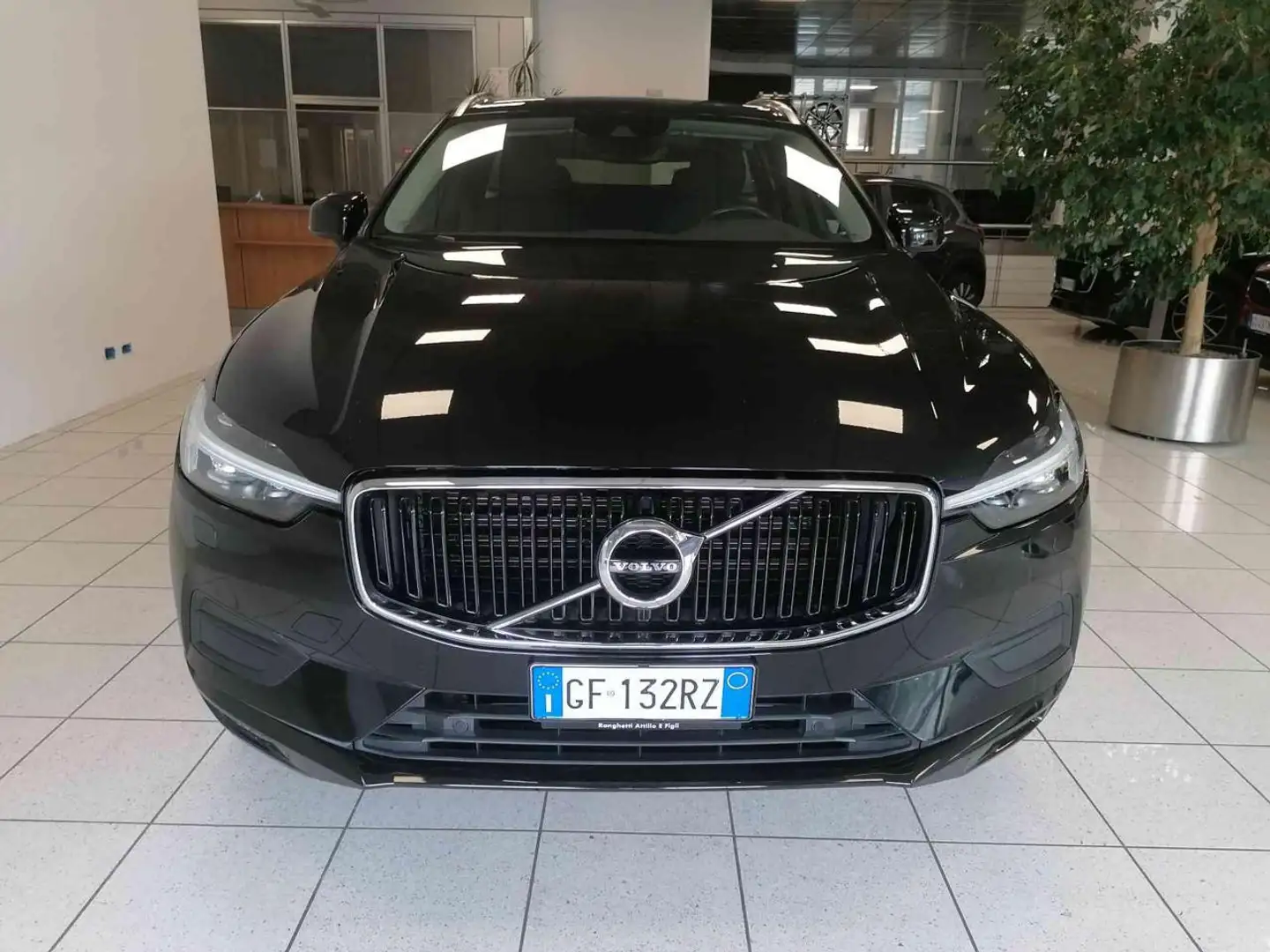 Volvo XC60 B4 (d) AWD Geartronic Business Noir - 1