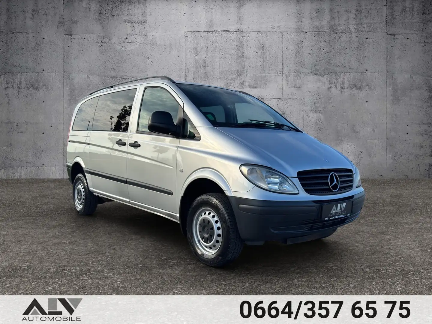 Mercedes-Benz Vito Vito 115 CDI 4x4 Kompakt DPF Automatik 5-Sitzer Zilver - 1
