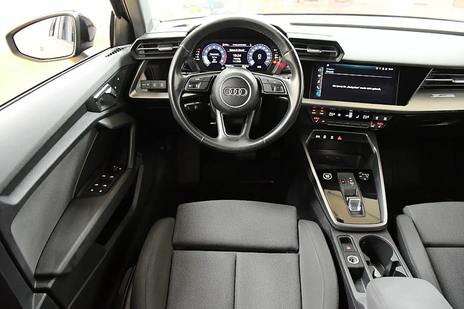 Audi A3 SB 30 TFSI S-tronic Schwarz - 2