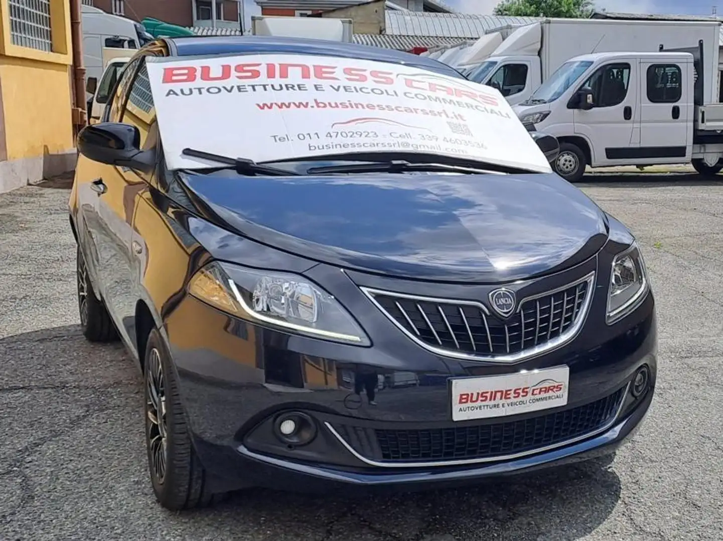 Lancia Ypsilon 1.0 70 CV FIREFLY HYBRID GOLD-KM.20000-x NEOPATEN Noir - 2