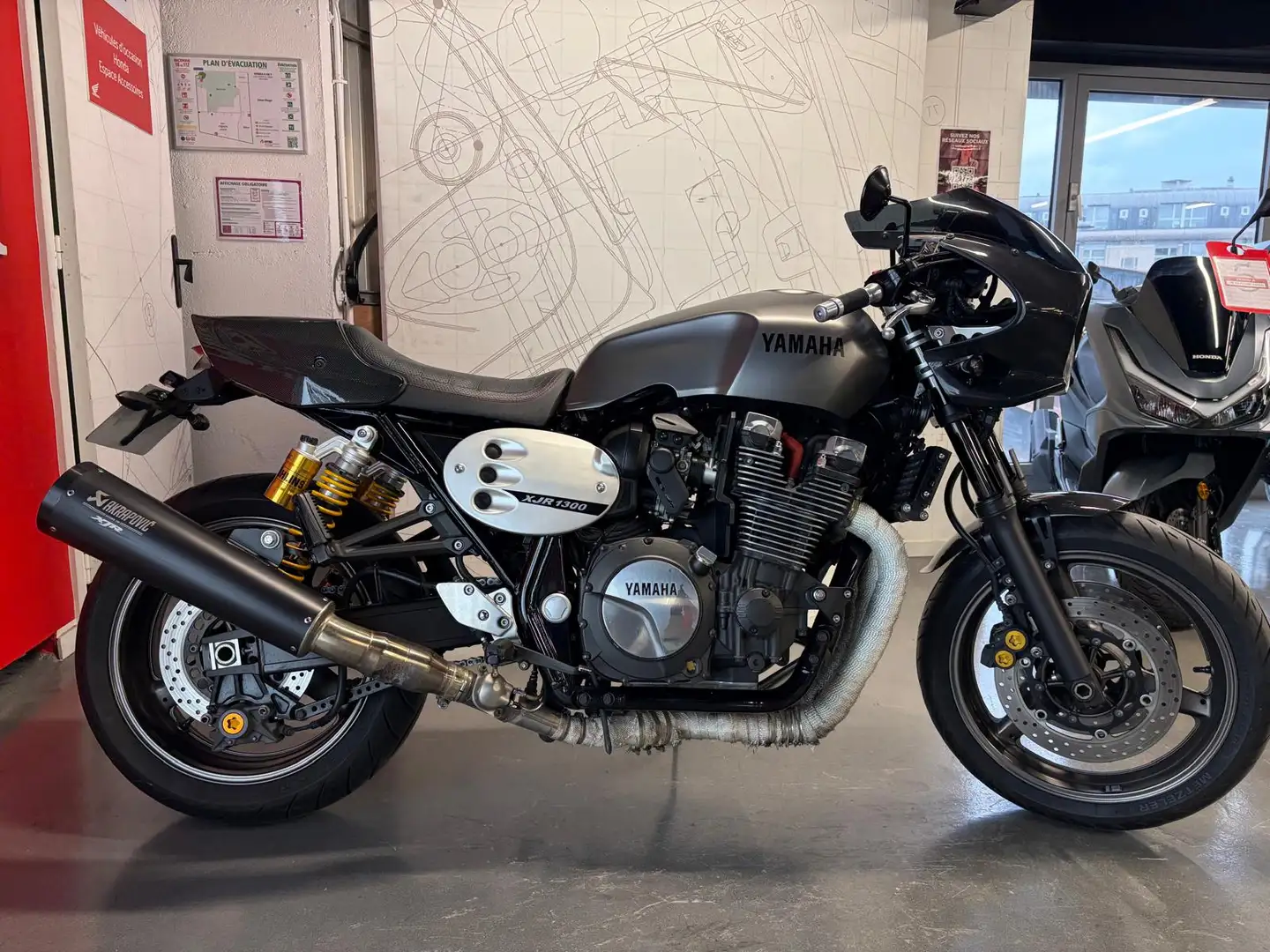 Yamaha XJR 1300 Gris - 2