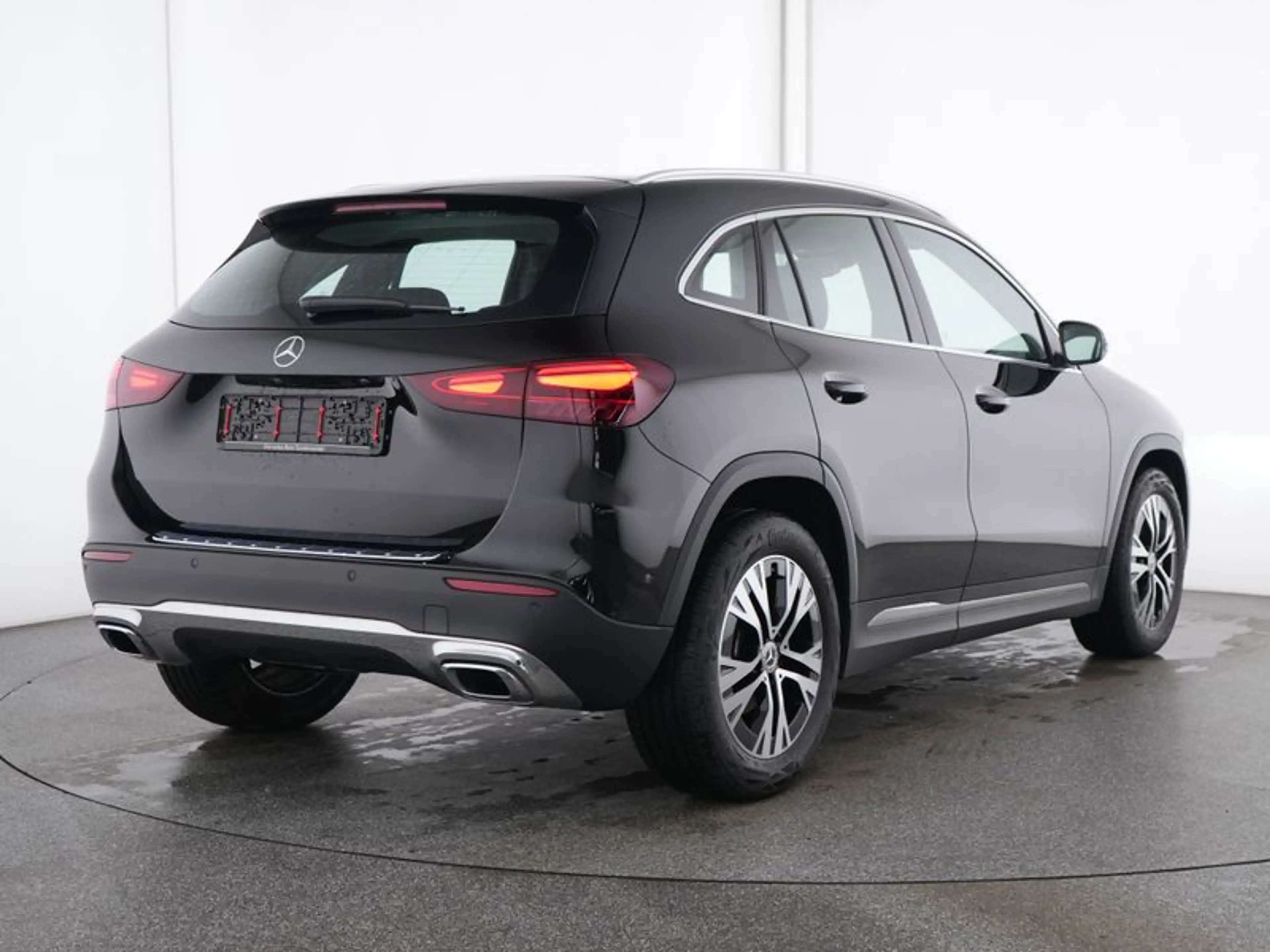 Mercedes-Benz GLA 180 Progressive Advanced*LED Scheinwerfer — photo 3