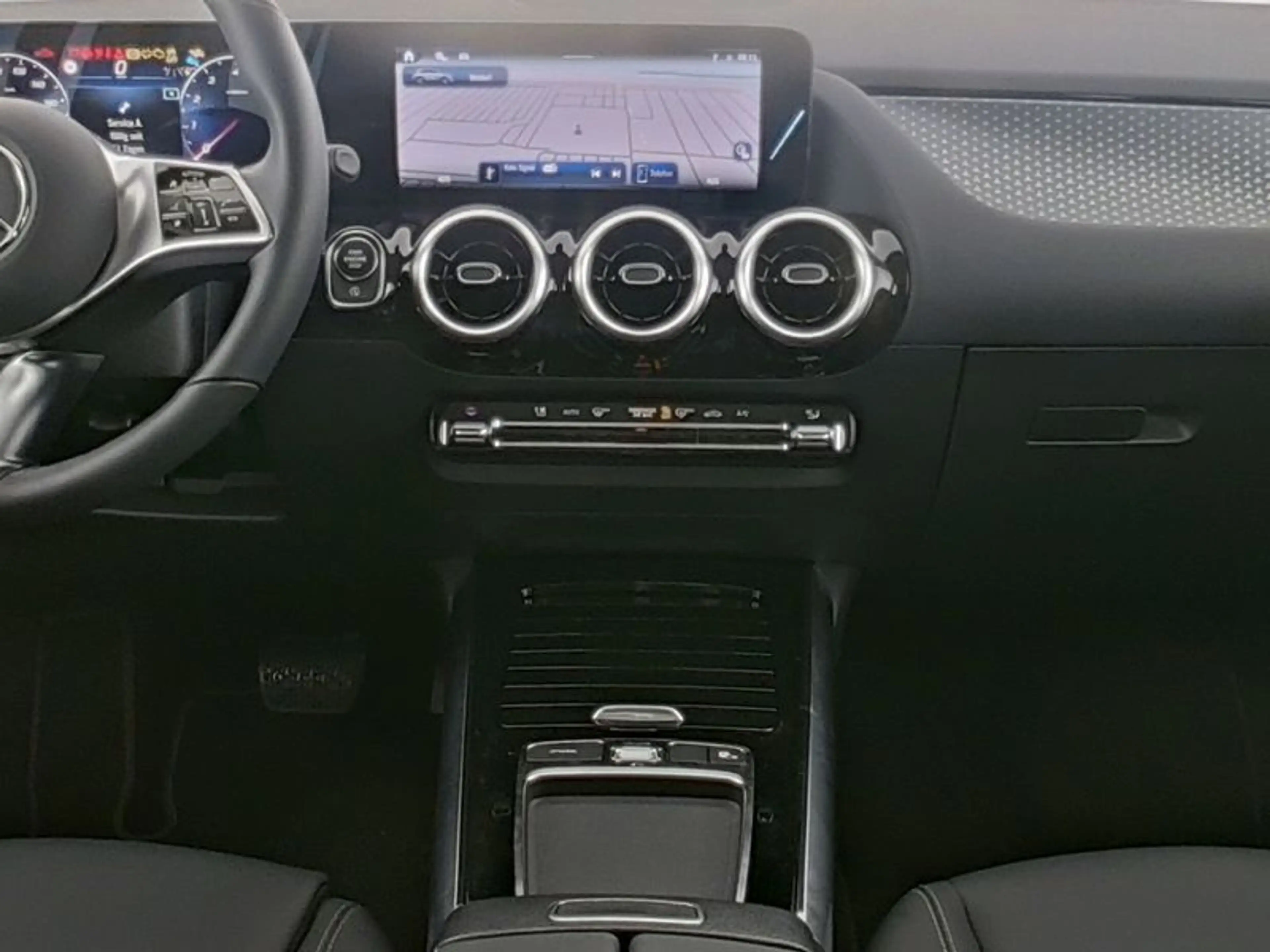 Mercedes-Benz GLA 180 Progressive Advanced*LED Scheinwerfer — photo 7