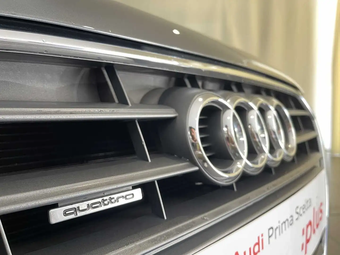 Audi A4 4ª serie Avant 2.0 TDI 143CV F.AP. quattro Ambient Grigio - 2