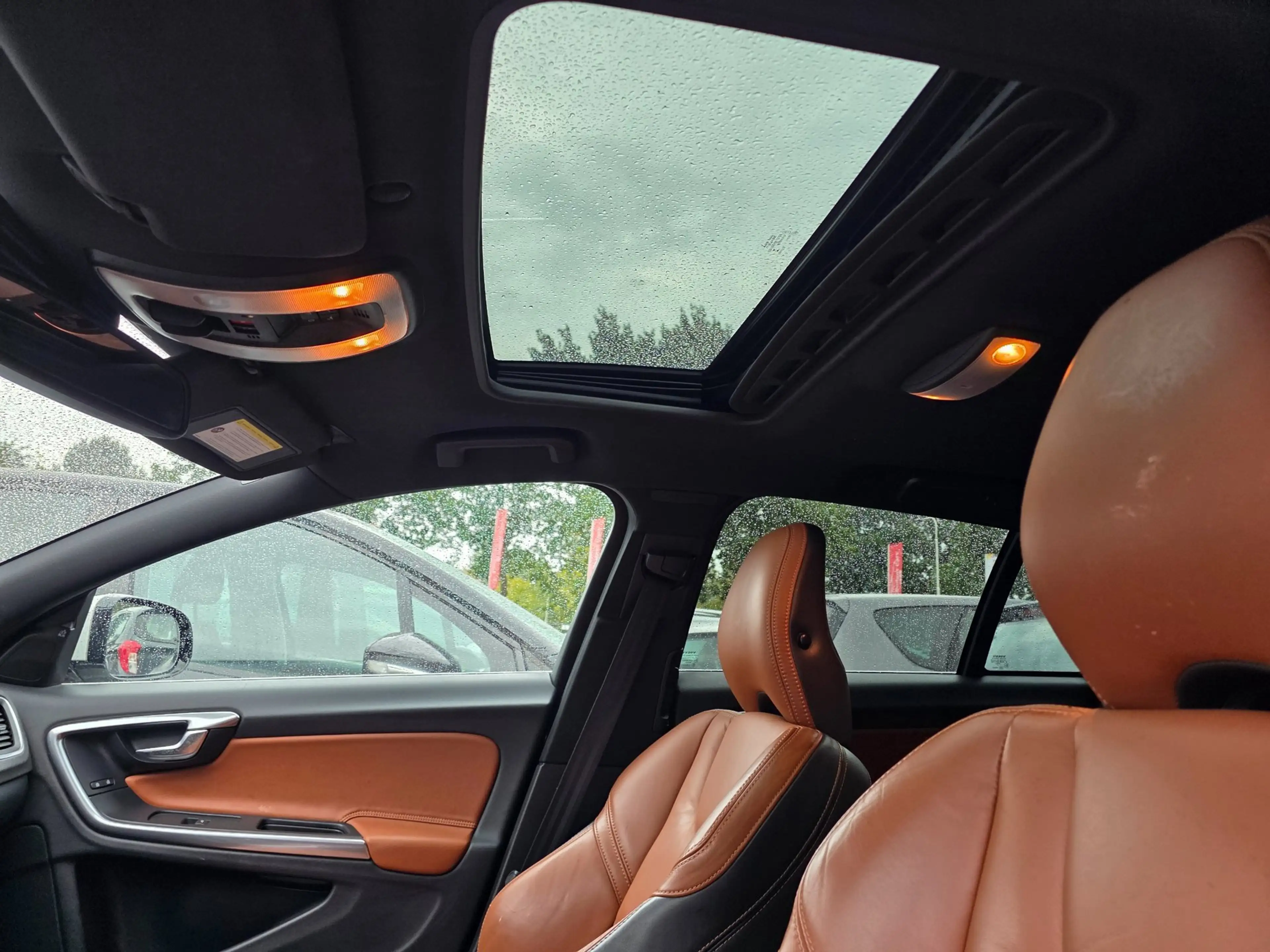 Volvo V60 2.4 D6 AWD Plug-In Hybrid Summum Automaat eigenaar — photo 12