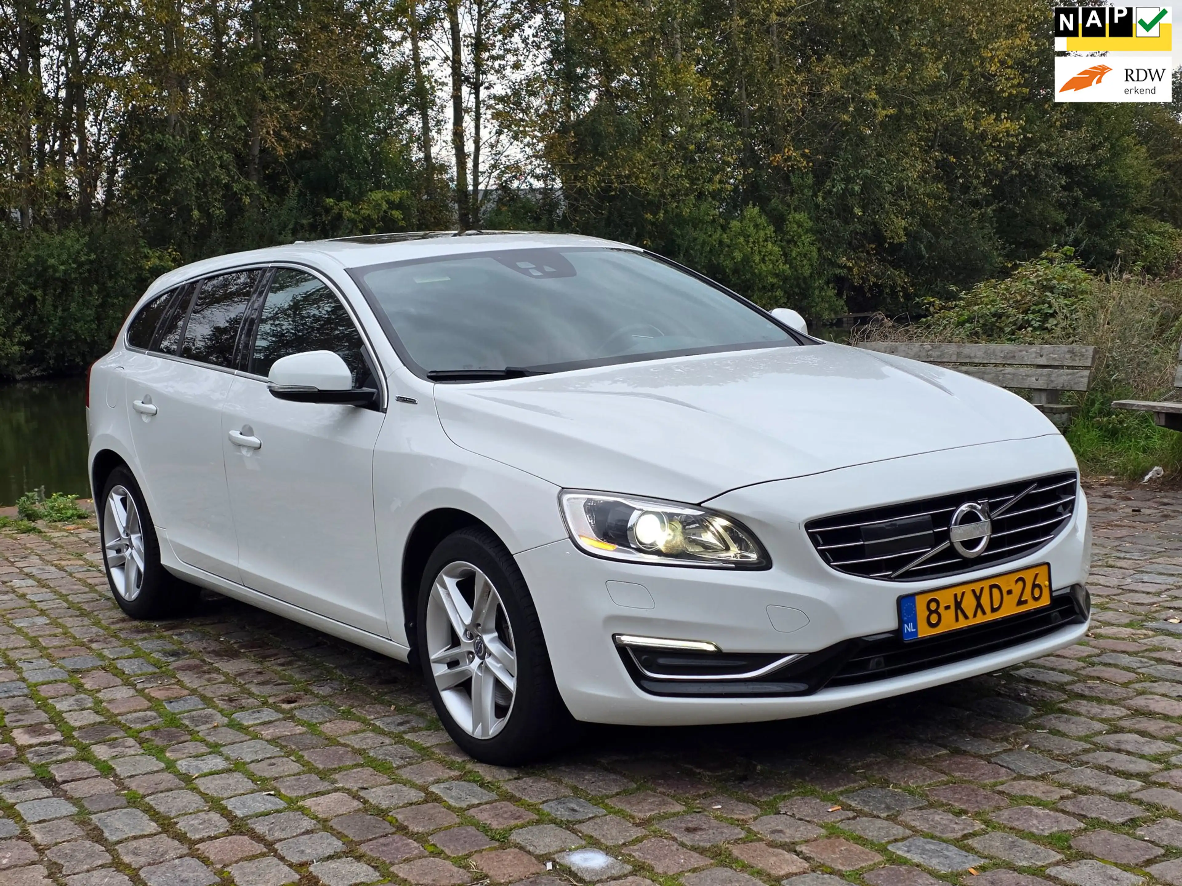 Volvo V60 2.4 D6 AWD Plug-In Hybrid Summum Automaat eigenaar