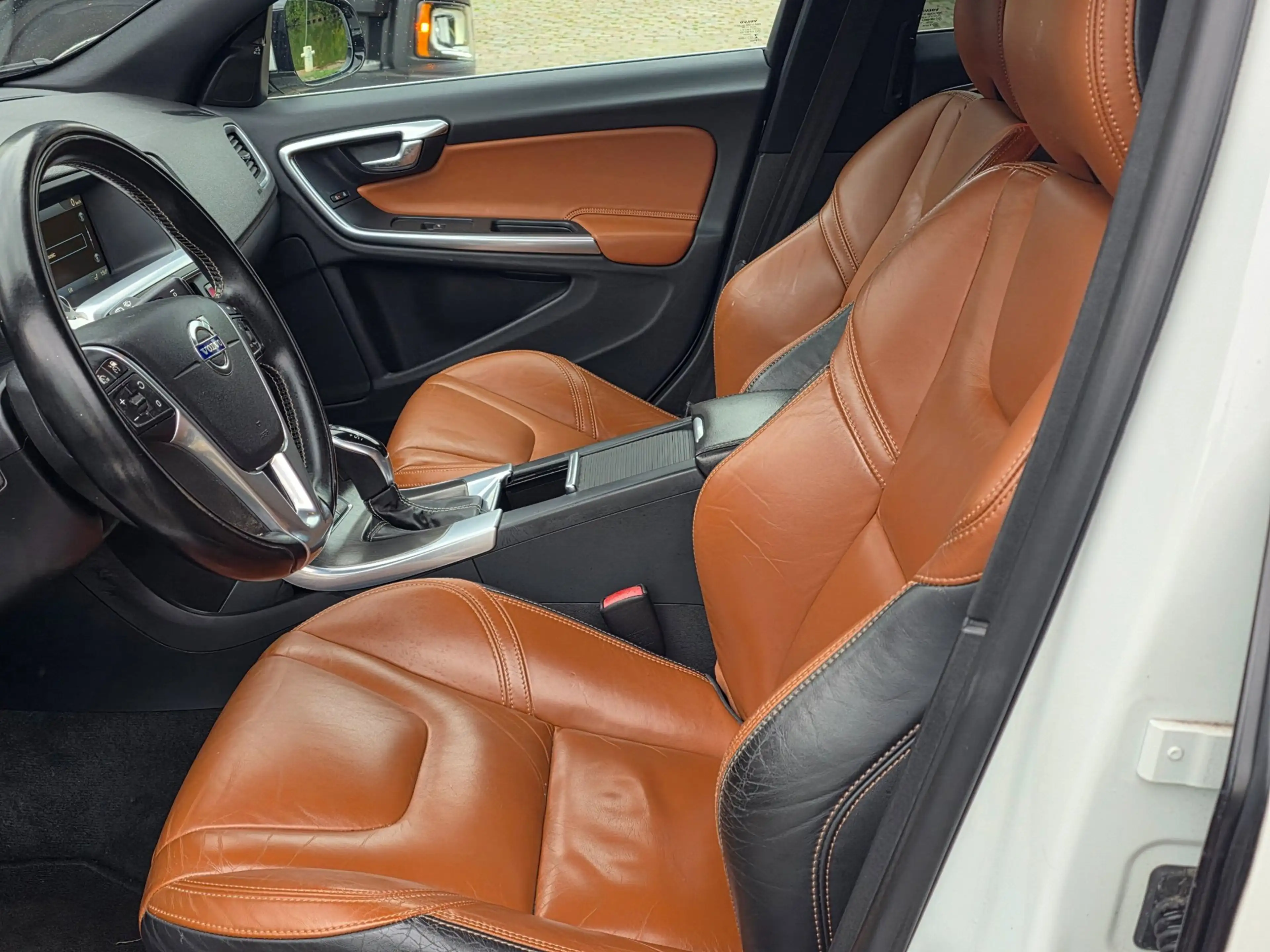 Volvo V60 2.4 D6 AWD Plug-In Hybrid Summum Automaat eigenaar — photo 13