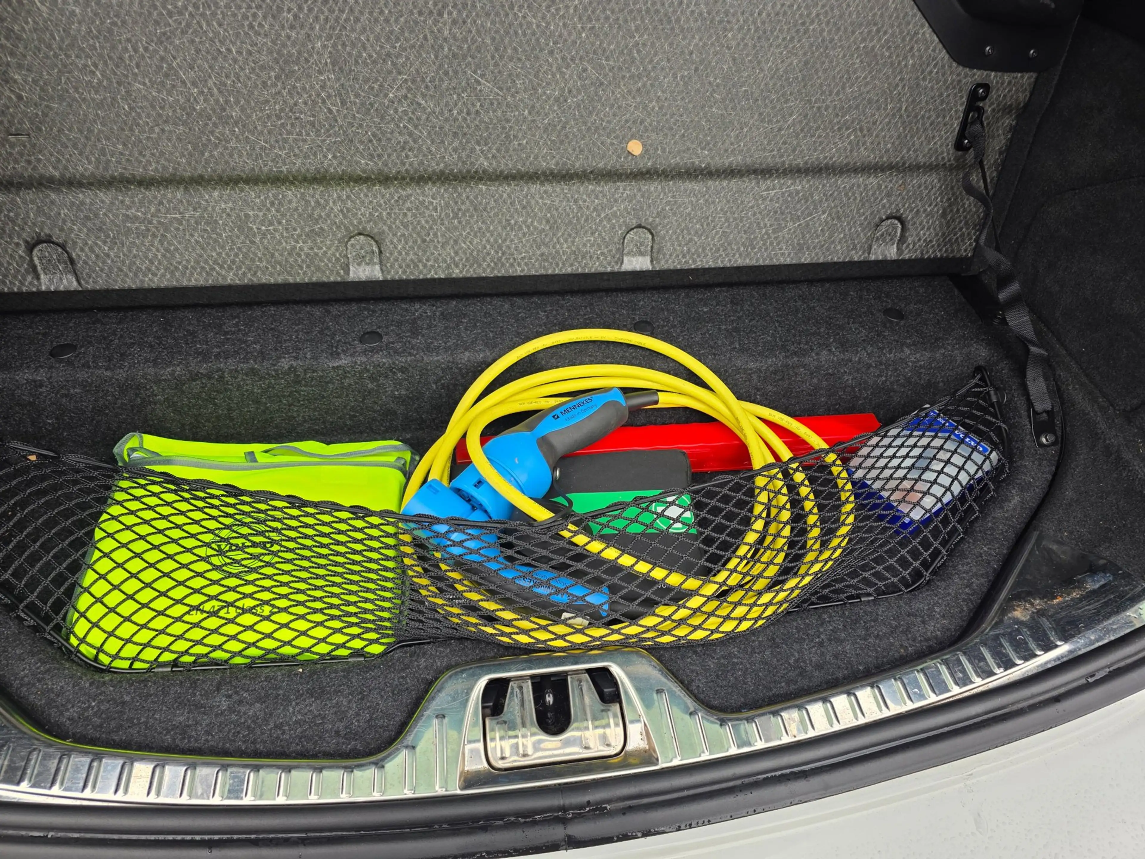 Volvo V60 2.4 D6 AWD Plug-In Hybrid Summum Automaat eigenaar — photo 23