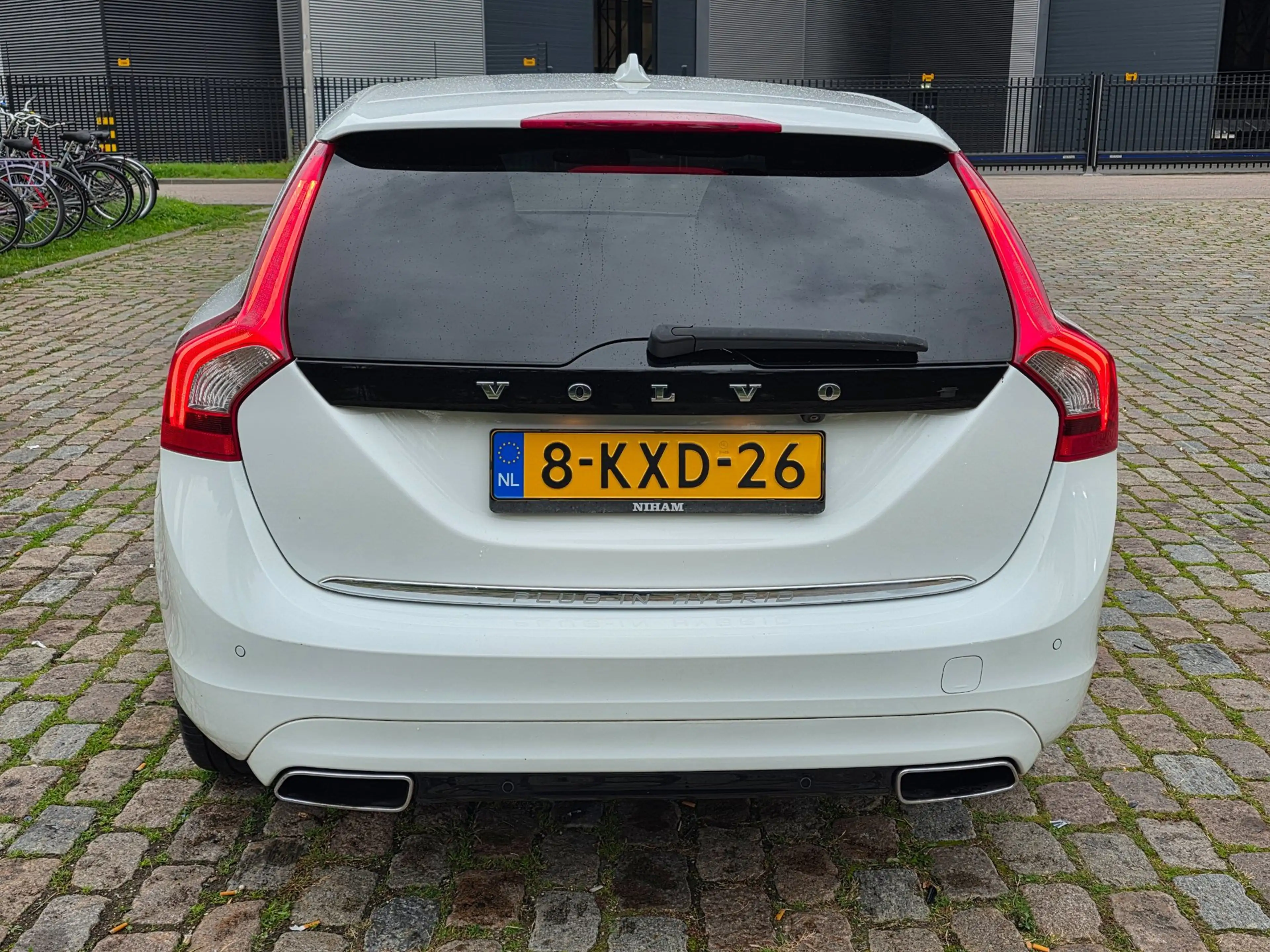 Volvo V60 2.4 D6 AWD Plug-In Hybrid Summum Automaat eigenaar — photo 5