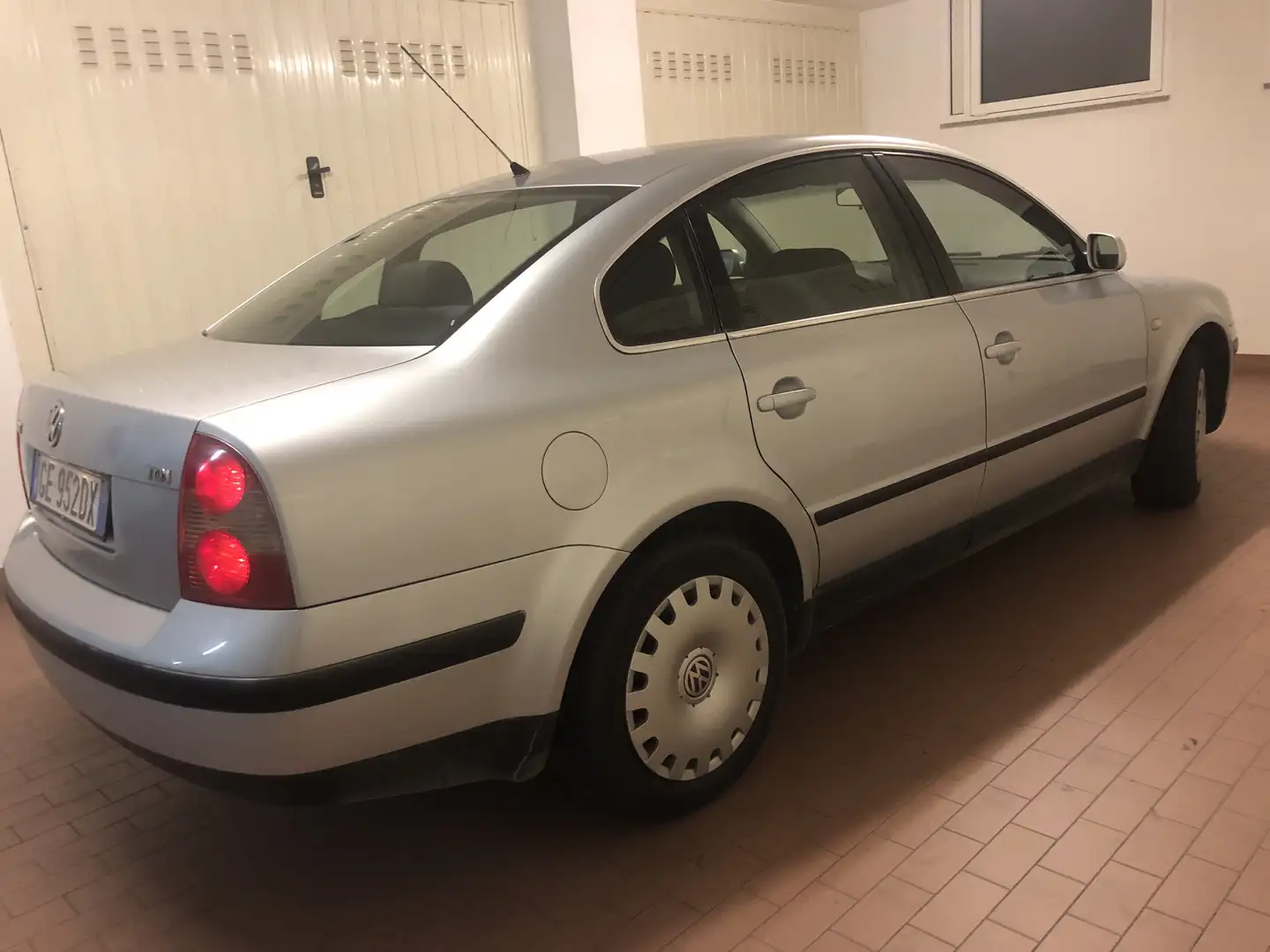 Volkswagen Passat 1.9 tdi Comfortline Grigio - 2