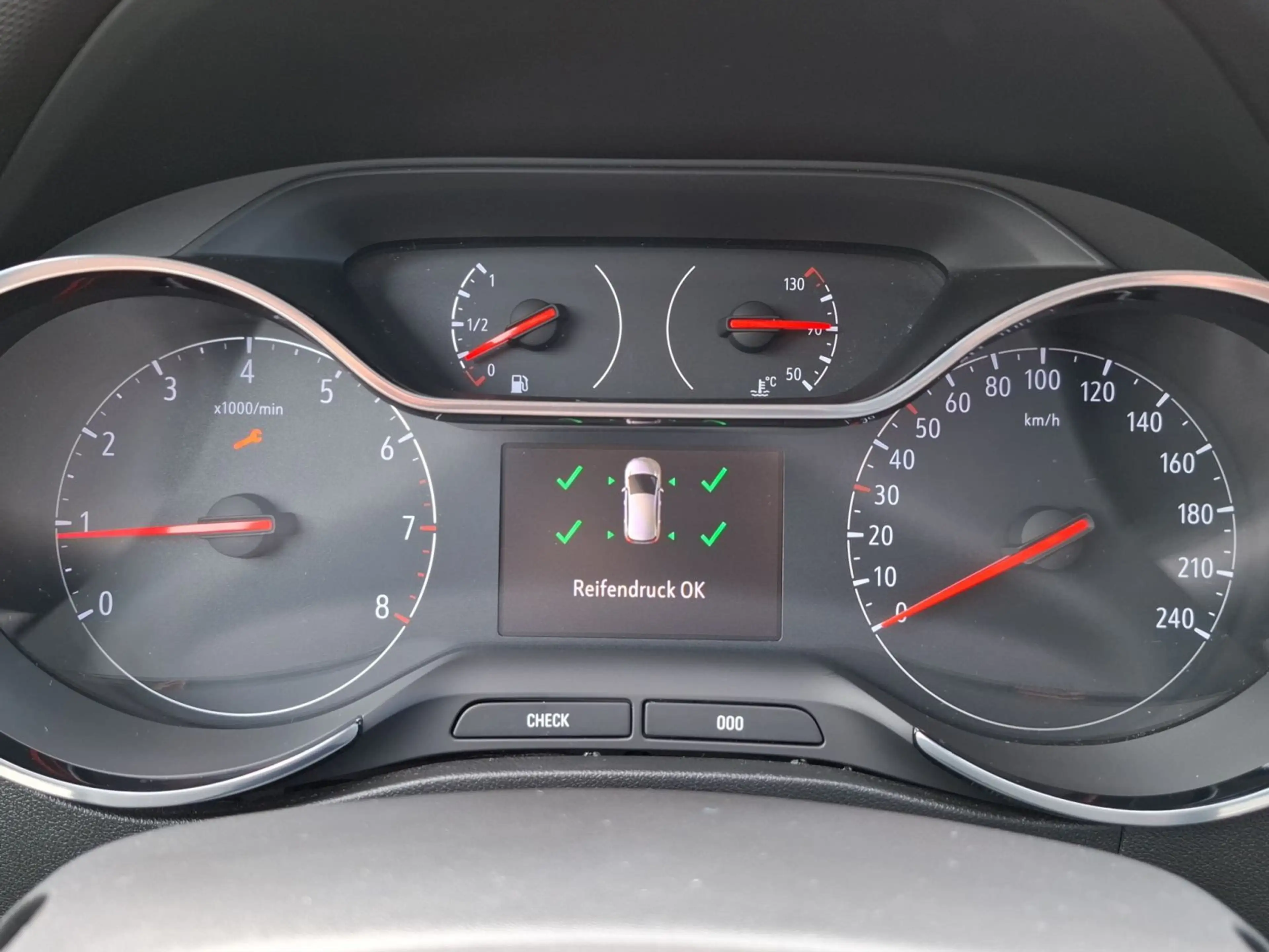 Opel Crossland 1.2 DI Turbo, Rückfahrkamera, Sitzheiz — photo 11