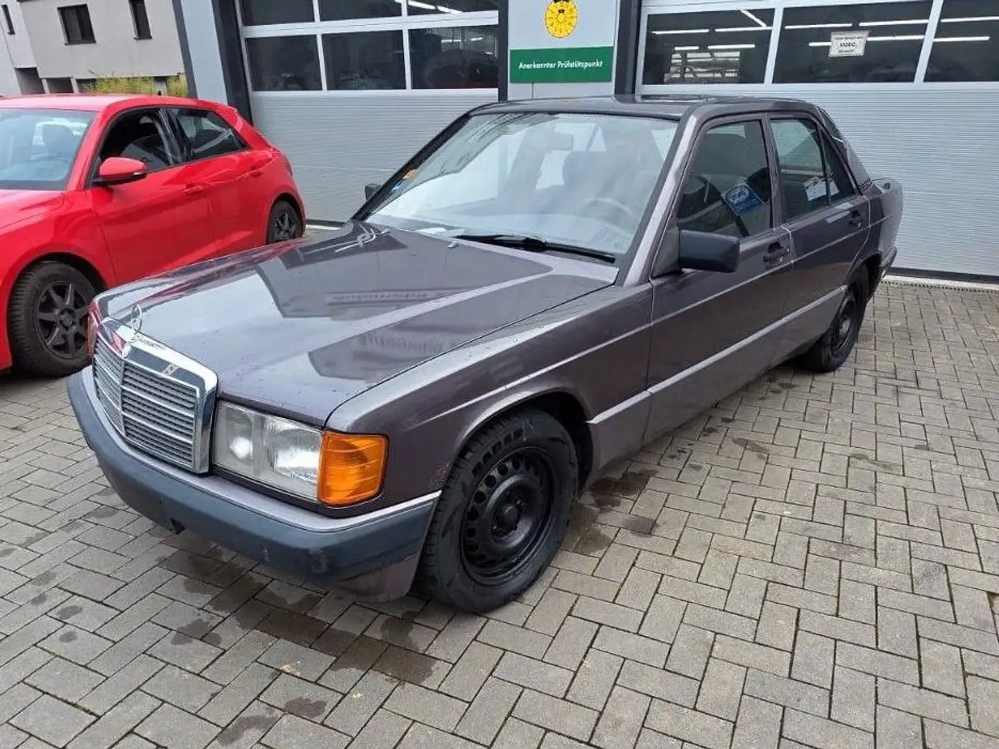 Mercedes-Benz 190 E Braun - 2